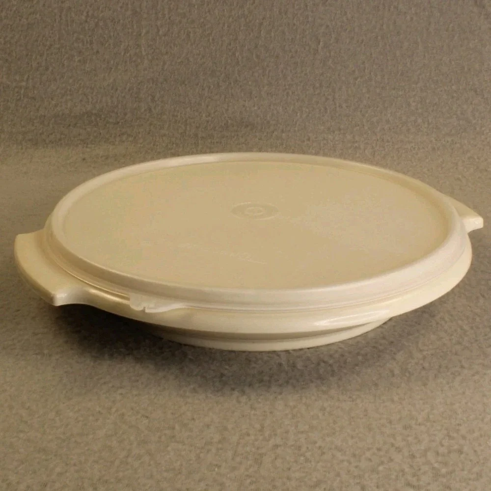 Vintage Tupperware 608-13 Divided Snack Relish Serving Tray with‎ Lid White